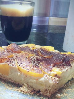 Una foto de Tarta de durazno con masa de avena