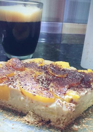 Una foto de Tarta de durazno con masa de avena