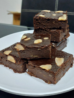Foto resep Anabolic Fudgy Peanut Butter Brownies |High Protein, Low Calorie, Sugar Free