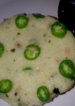 सूजी उपमा (suji upma recipe in hindi) रेसिपी मुख्य फोटो