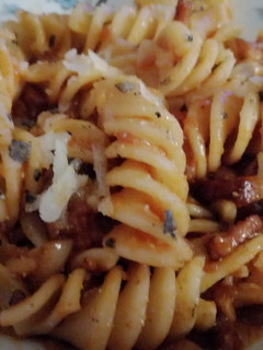 Una foto de Pasta con chorizo y bacon