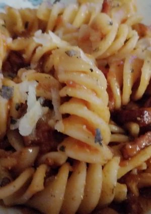 Una foto de Pasta con chorizo y bacon