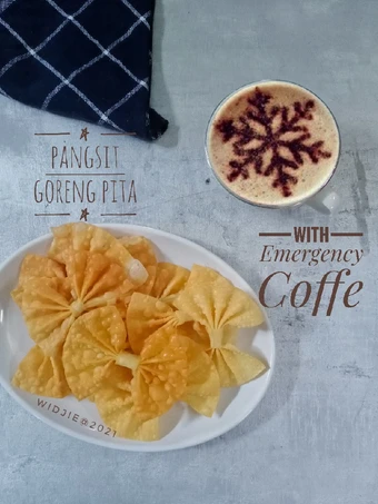 Cara Mudah Membikin Resep  Pangsit Goreng Pita yang Enak, Enak