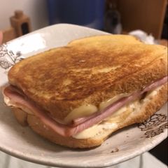 A picture of Turkey and Ham Sandwich.