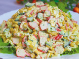 Салат с крабовыми палочками и сыром