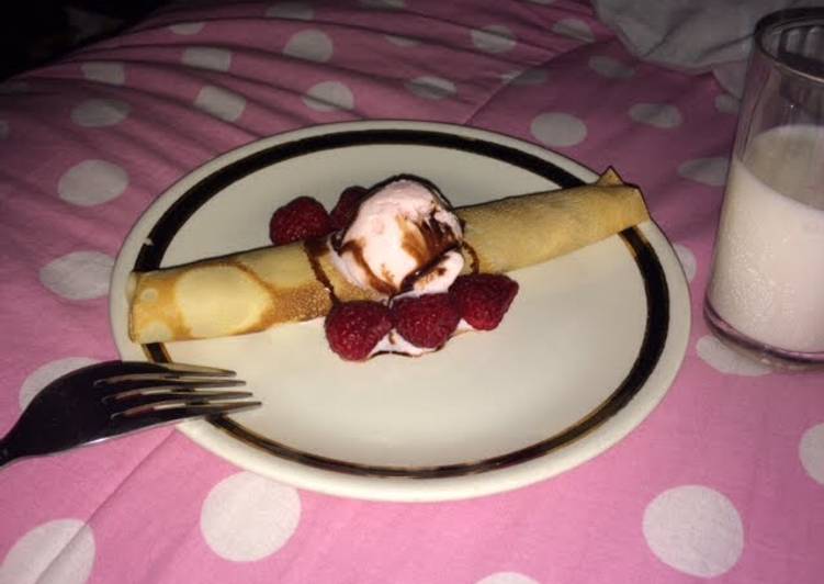Strawberry & Banana Filled Crepes Strawberry & Banana Filled Crepes
