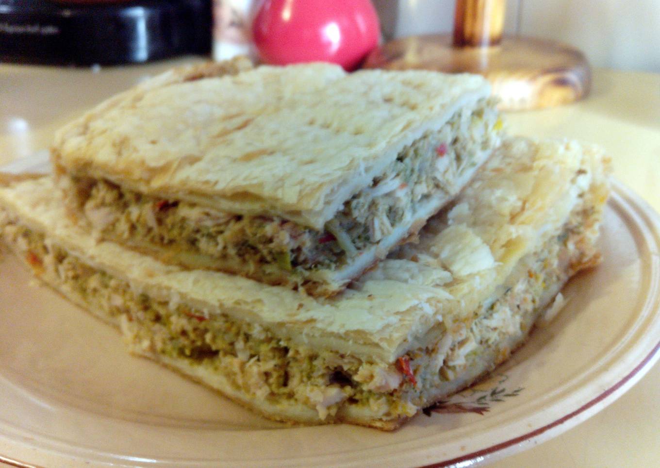 Chicken and vegetable pie