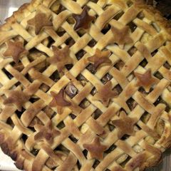 A picture of Arpik's apple pie.