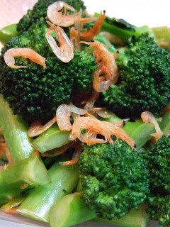 A picture of Stir-fried Broccoli and Sakura Shrimp.