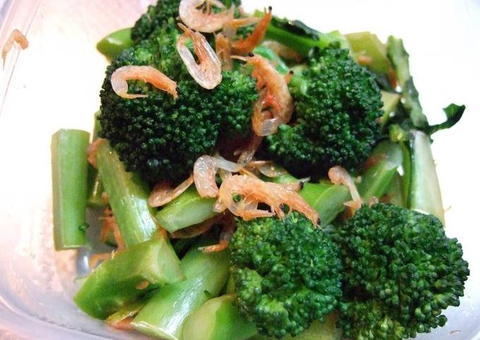 Stir-fried Broccoli and Sakura Shrimp