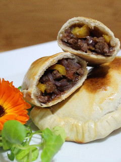 Una foto de Empanada de lomo saltado
