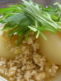 A picture of Lightly Flavored Daikon Radish with Chicken Ankake Sauce.