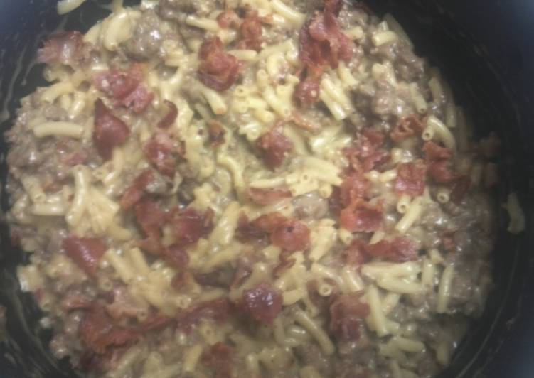 How to Prepare Yummy Bacon Cheeseburger Pasta