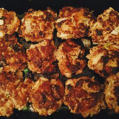 A picture of Frikadellen (German Meatballs).
