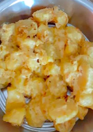 চীজি ক্রিমি গারলিক পটেটো (cheesy creamy garlic potato recipe in Bengali) রেসিপির প্রধান ছবি
