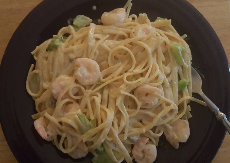 Recipe of Tasty Garlic Shrimp Alfredo