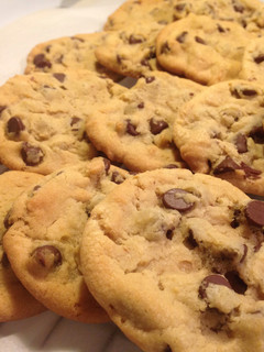 A picture of Chewy Chocolate Chip Cookies.
