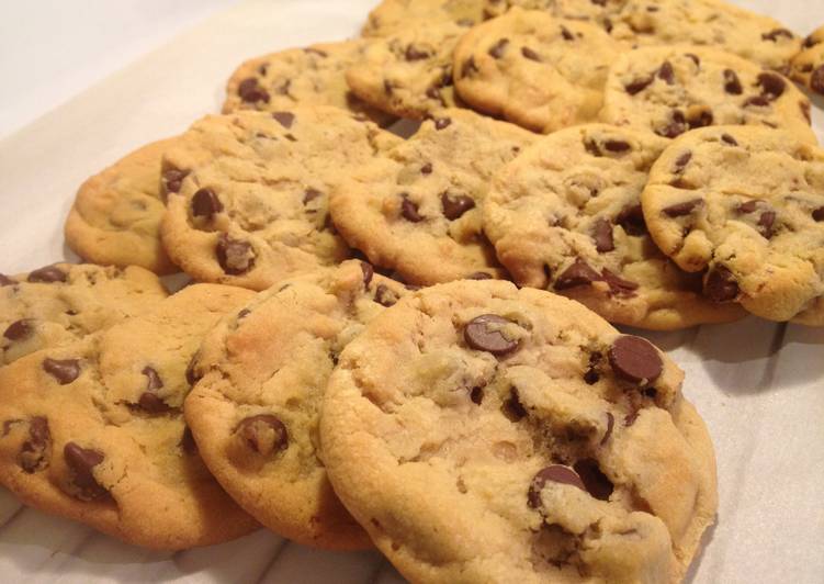 Simple Way to Prepare Homemade Chewy Chocolate Chip Cookies