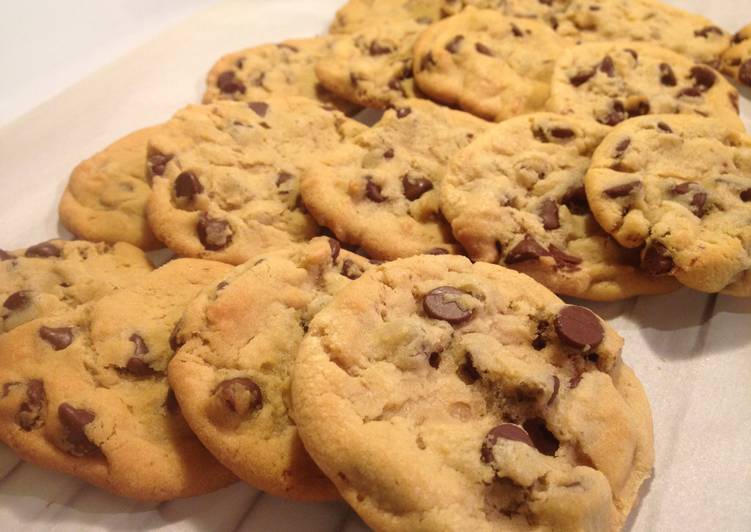 How to Make Homemade Chewy Chocolate Chip Cookies