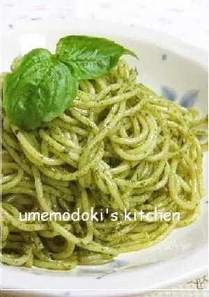 A picture of Fresh Basil Sauce.