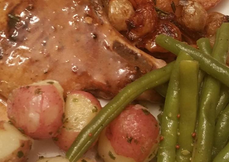 Steps to Prepare Any-night-of-the-week Pork Chops Apples and Onions