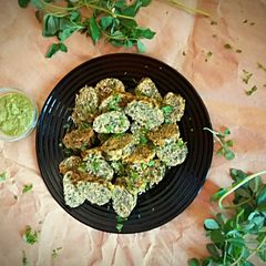Spinach methi muthiya A picture of Spinach methi muthiya.