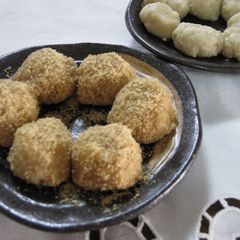 A picture of Okara Mochi with Rice Bran.