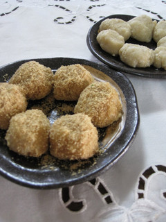 A picture of Okara Mochi with Rice Bran.