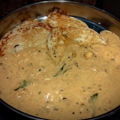 A picture of Street Shop Coconut Runny Chutney (Rottukadai Thengai Thanni Chutney).