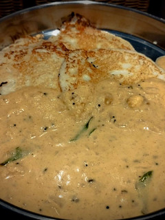 A picture of Street Shop Coconut Runny Chutney (Rottukadai Thengai Thanni Chutney).