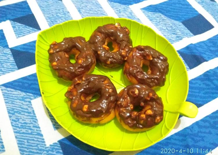 Donat kentang toping coklat Silverqueen