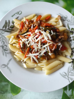 Zöldséges bolognai penne recept fotója