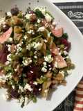 Pasta di piselli con verdure e feta