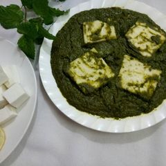 A picture of Paneer Hyderabadi.