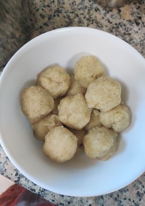 રવા ના લાડુ (Rava Ladoo Recipe In Gujarati) રેસીપી મુખ્ય ફોટો
