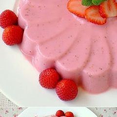 A picture of Strawberry Yogurt Jello.
