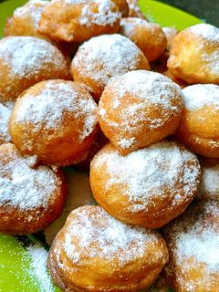 Una foto de Buñuelos de yogurt griego