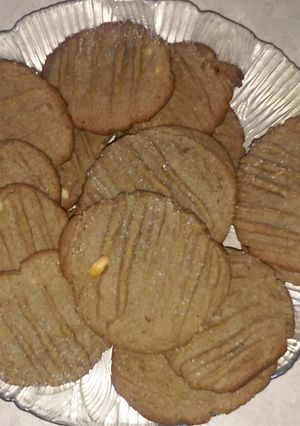 A picture of Chocolate peanut butter cookies.