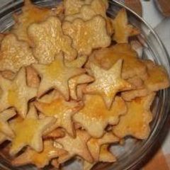 German Christmas Cookies: Butter Plaetzchen A picture of German Christmas Cookies: Butter Plaetzchen.