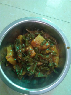 ચોળી બટેકા નું ટેસ્ટી શાક રેસીપી મુખ્ય ફોટો
