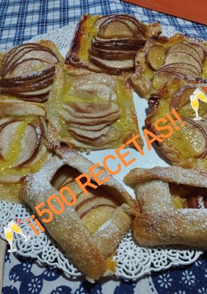 Una foto de Facturas simples con tapas de empanadas de manzana y pera