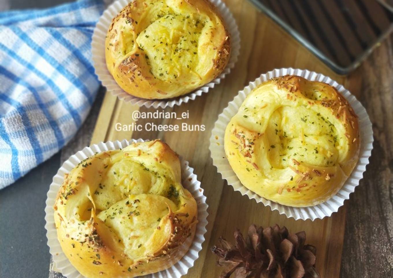 Garlic Cheese Buns