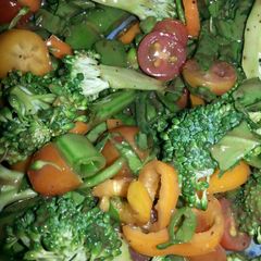 A picture of Fresh vegetable salad.