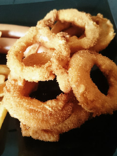 A picture of Super crispy onion rings.