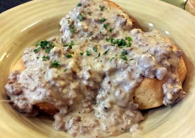 Meaty Biscuits and Gravy