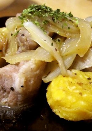 A picture of Sautéed Chestnuts and Pork Skirt.