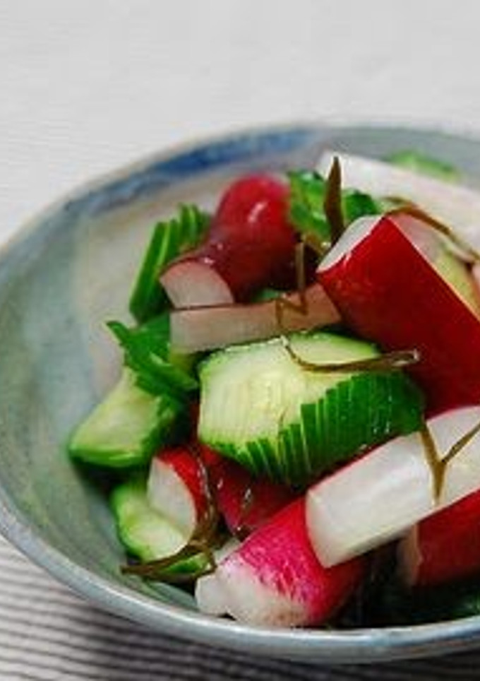 A picture of Pickled Radish and Cucumber.