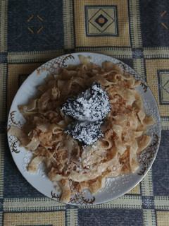 717. Egyszerű grízes tészta szivalekvárral 😋 recept fotója