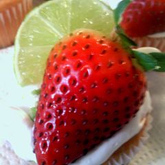 A picture of strawberry margarita cupcakes.
