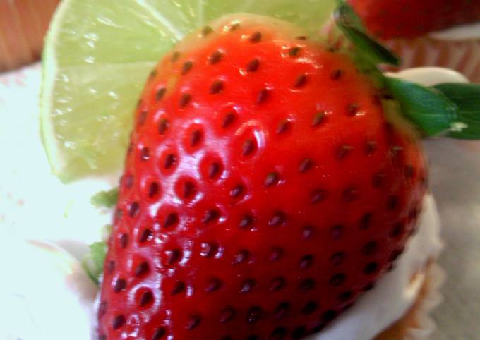 strawberry margarita cupcakes